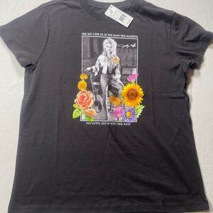 Dolly Parton NWT graphic tee